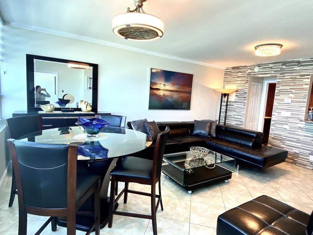 Direct ocean front condo Miami Beach photo 11