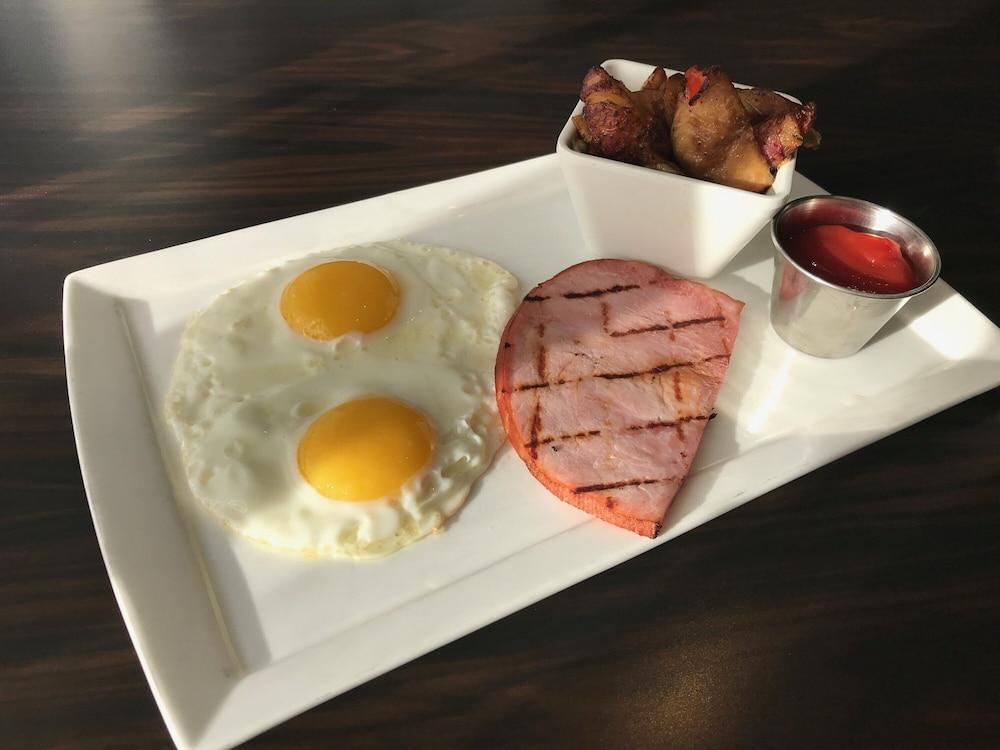 Crowne Plaza Syracuse, an IHG Hotel — hotel in Syracuse