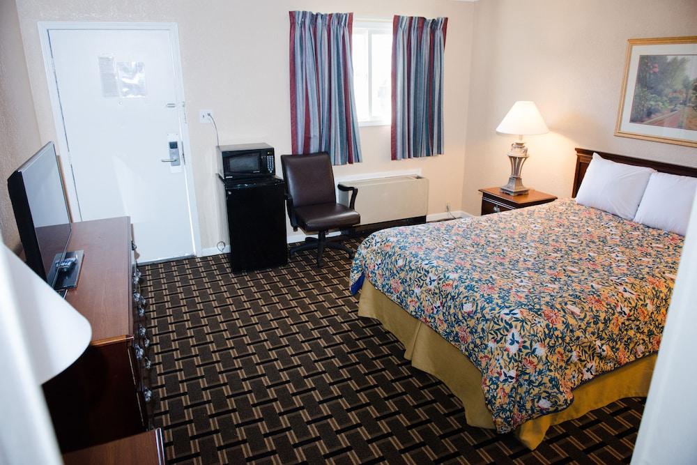 Grand View Plaza Inn & Suites photo 48