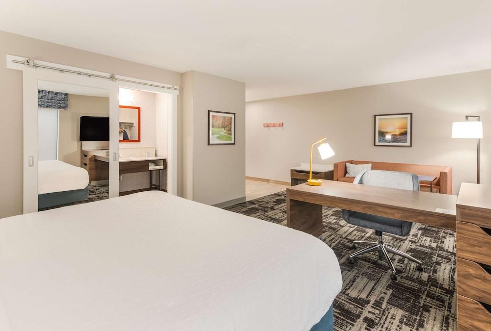 Hampton Inn & Suites Benton Harbor photo 10