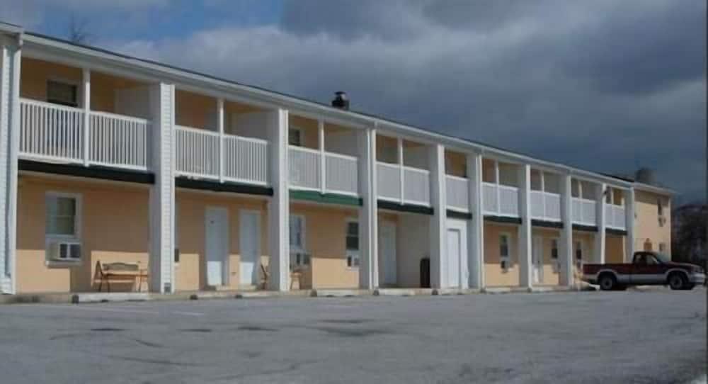 USA Inn and Suites Morgantown photo 10