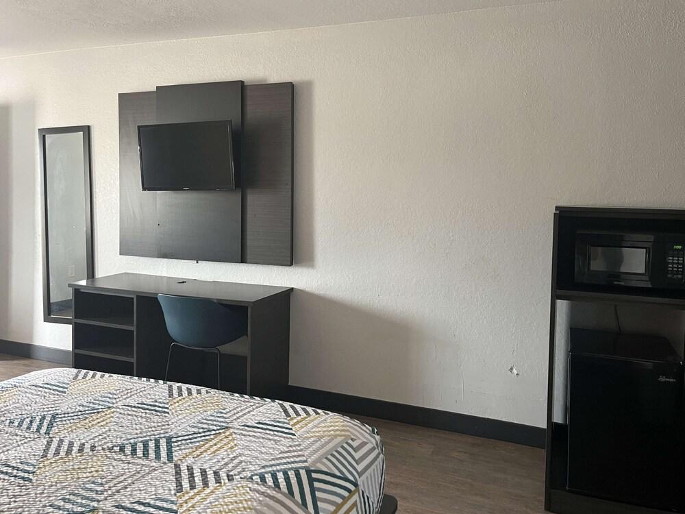 Motel 6 Seguin, TX photo 6