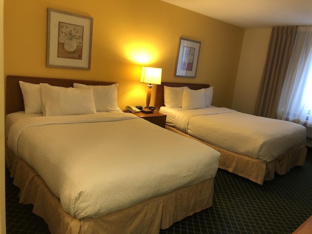 Baymont by Wyndham Coon Rapids photo 33