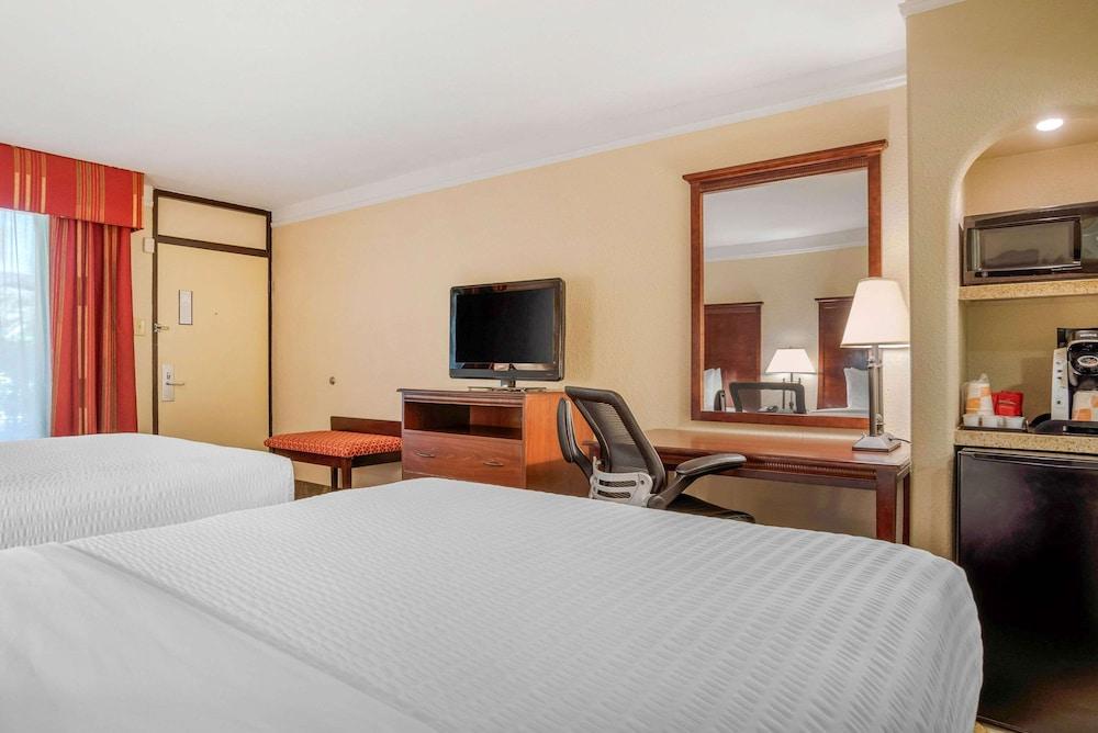 Clarion Inn and Conference Center photo 19