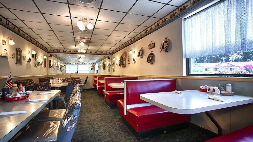 Best Western Palestine Inn photo 22