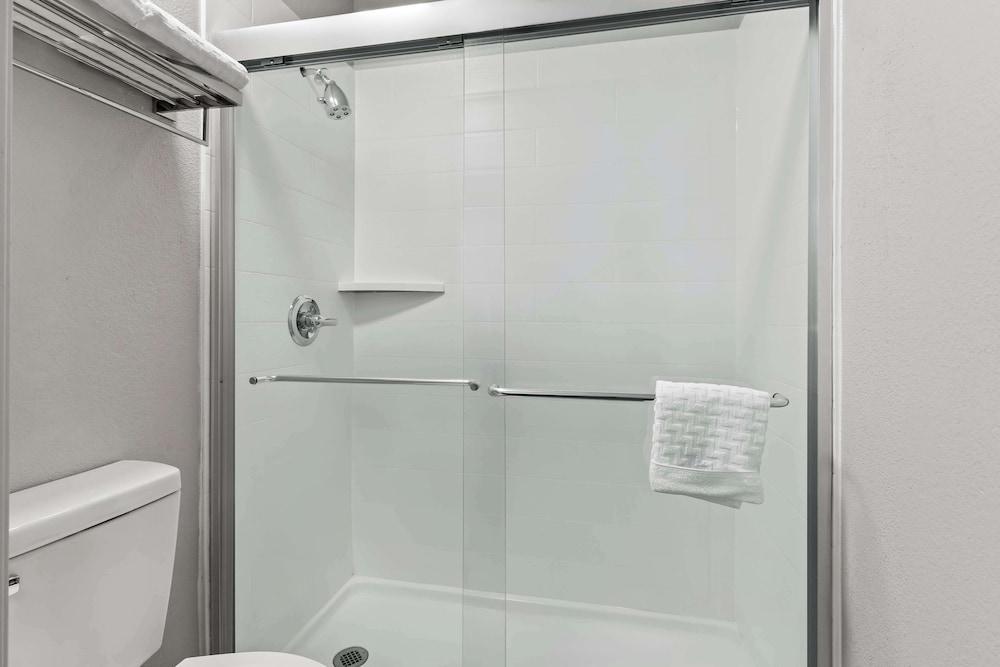 SureStay Hotel by Best Western Phoenix Airport photo 34