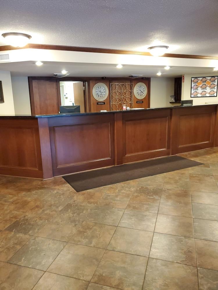 Pine Lake Resort and Banquets photo 31