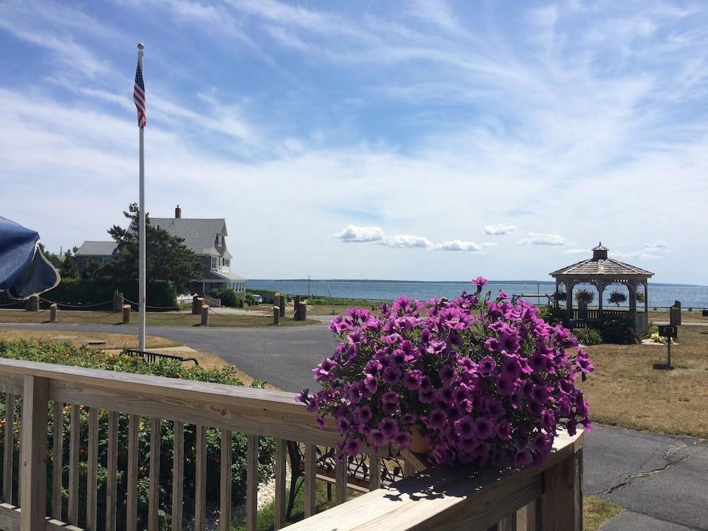 Mariner's Point Resort photo 25
