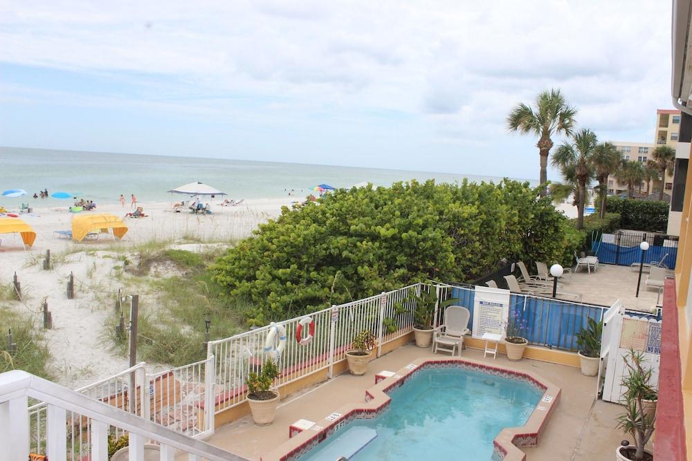 Schooner Hotel photo 40