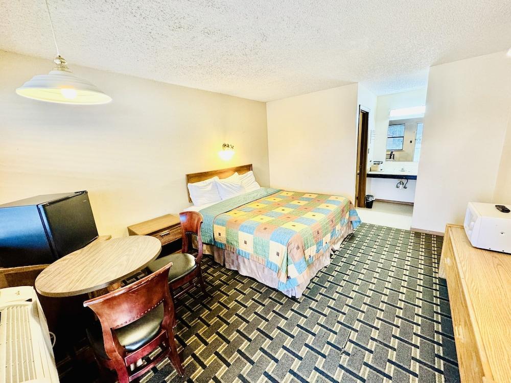 Americas Best Value Inn Jay photo 4
