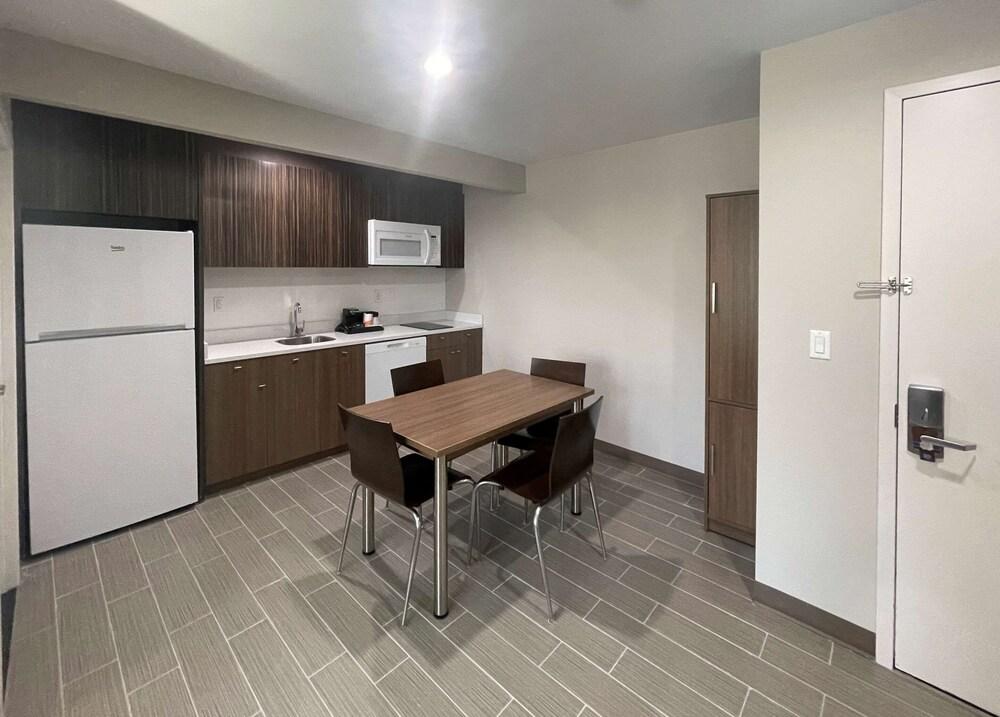 MainStay Suites Bronx - Belmont photo 27