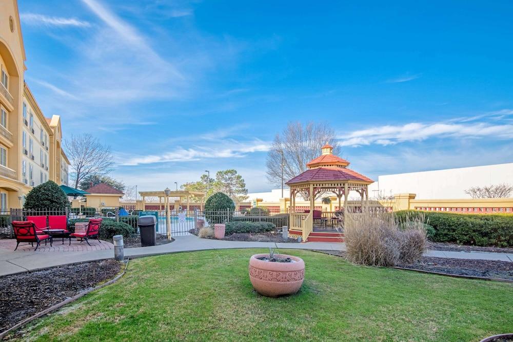 La Quinta Inn & Suites by Wyndham Sherman photo 30