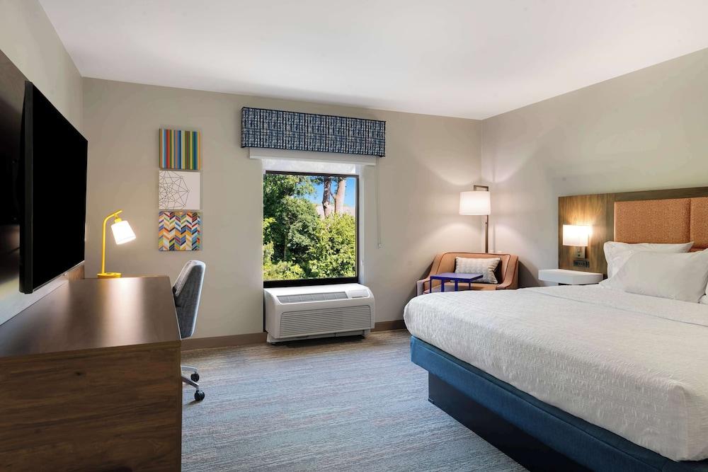 Hampton Inn Milford photo 51