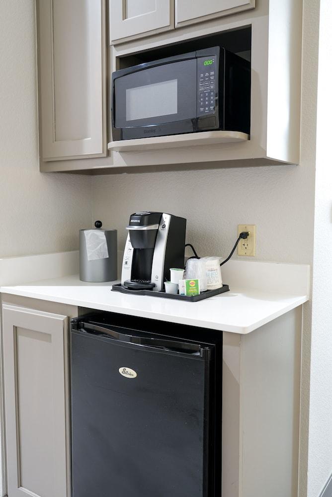 Holiday Inn Express & Suites Dallas Southwest-Cedar Hill by IHG photo 15