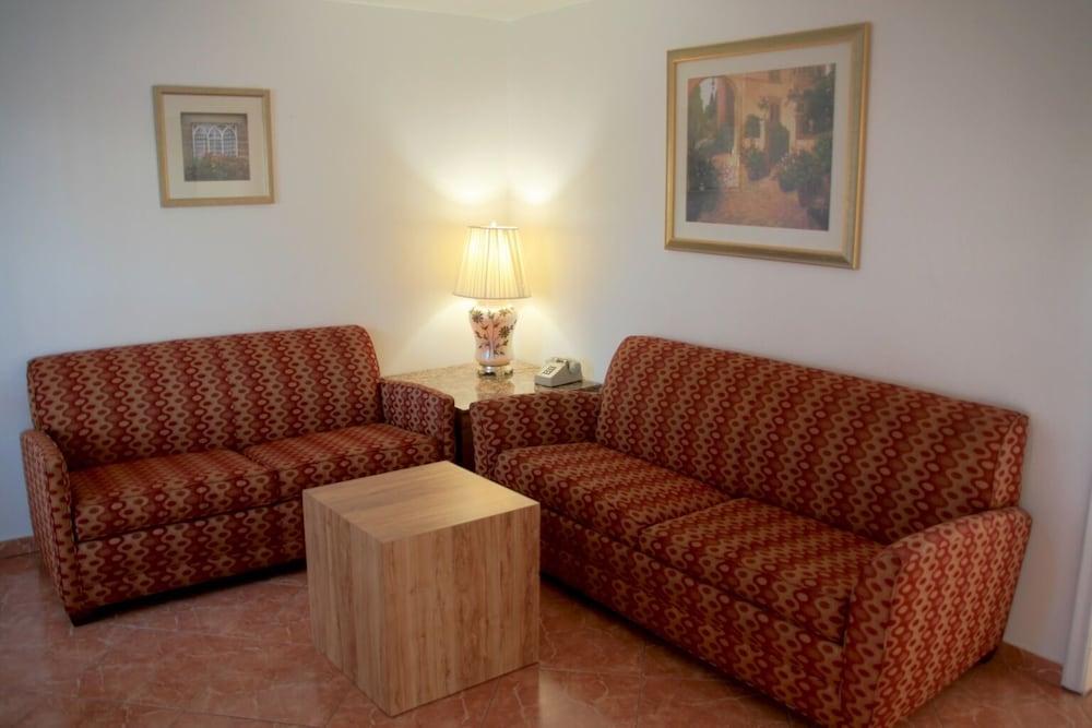 Lago Mar Motel and Apartments photo 20