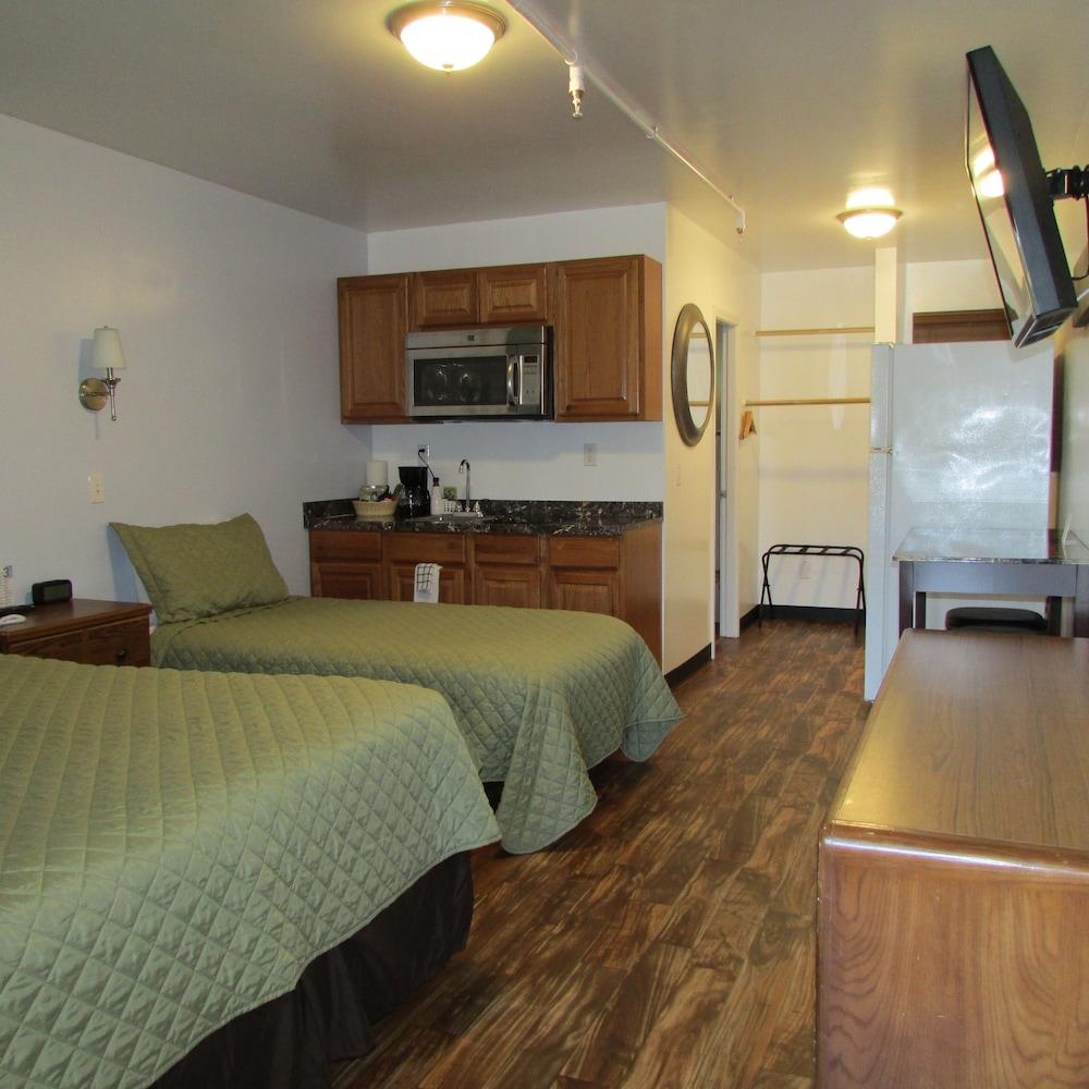 Creekwood Inn photo 10