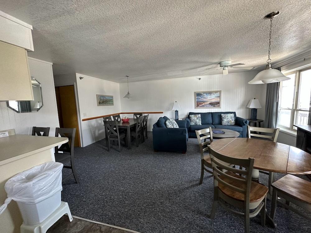 Outer Banks Beach Club photo 24