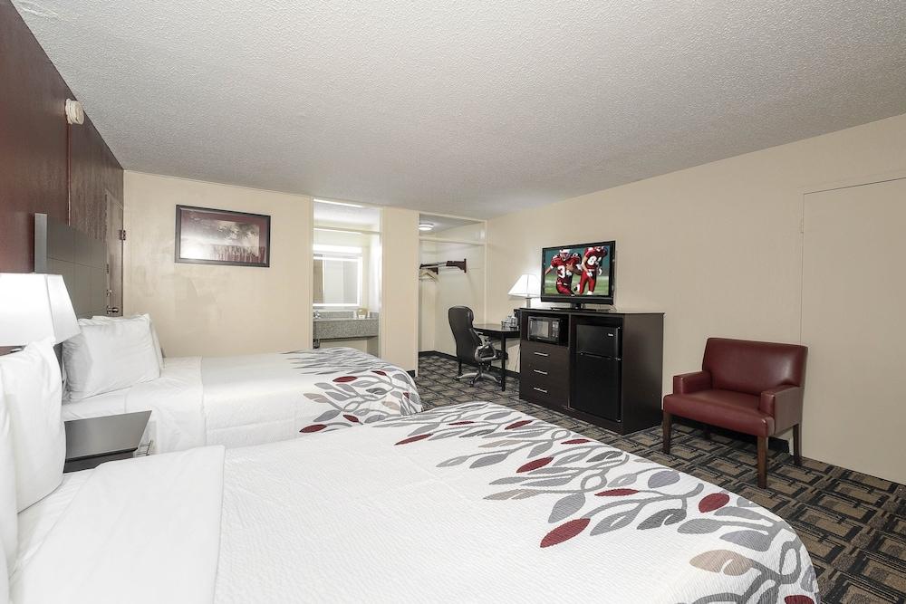 Red Roof Inn Murray photo 8