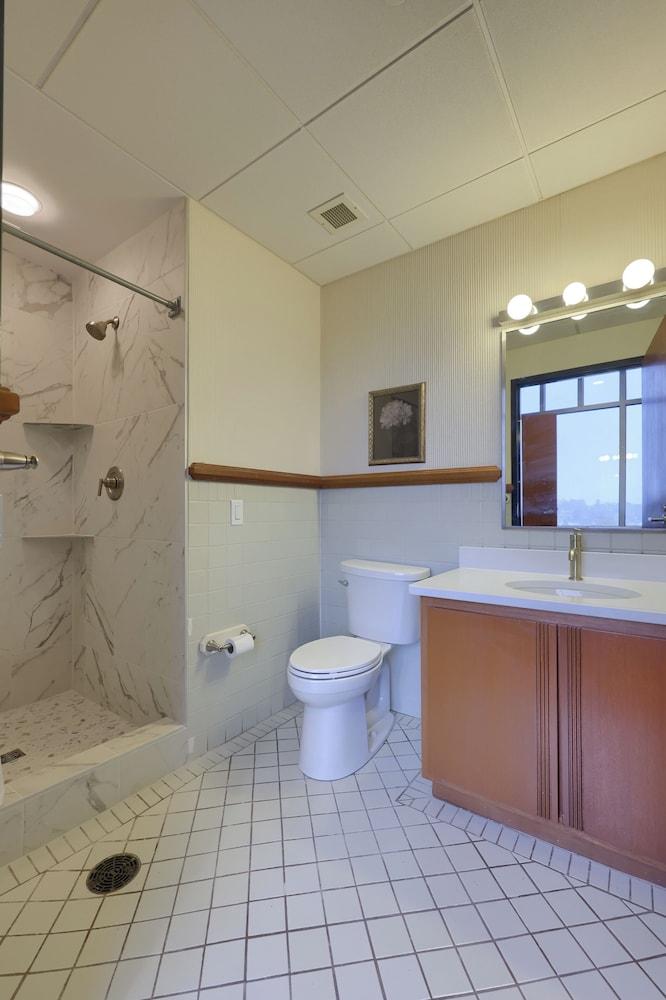 The Executive Suites and Venue photo 71