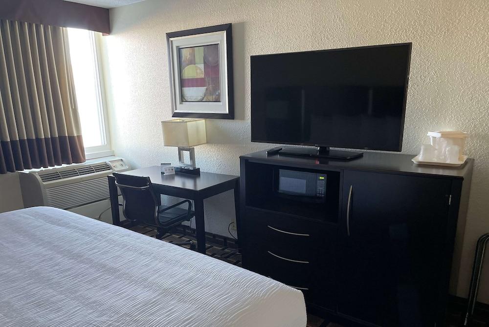 Comfort Inn Dunmore - Scranton East photo 17