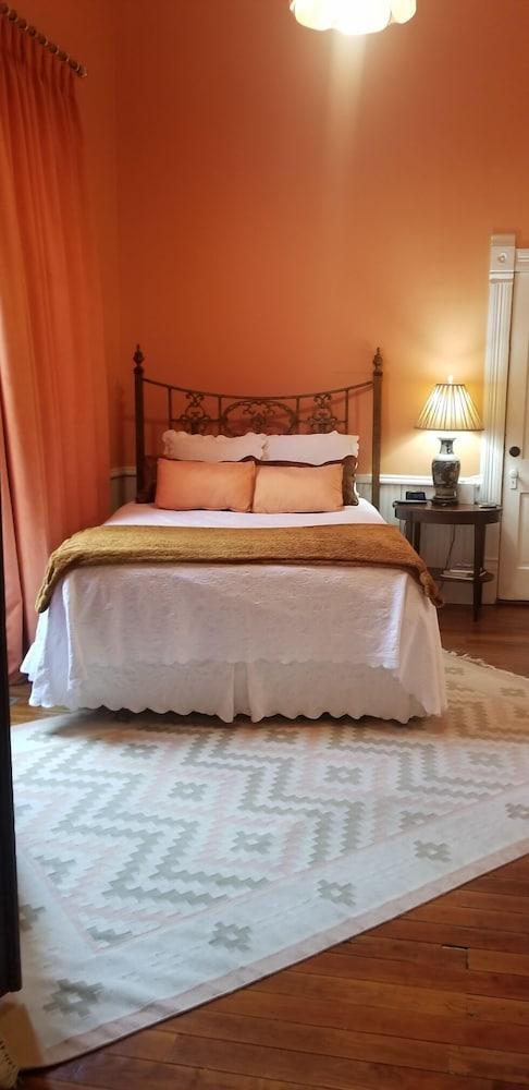 Downtown Guest Quarters Hotel photo 42