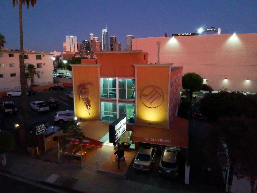 Metropolitan Inn & Suites photo 1