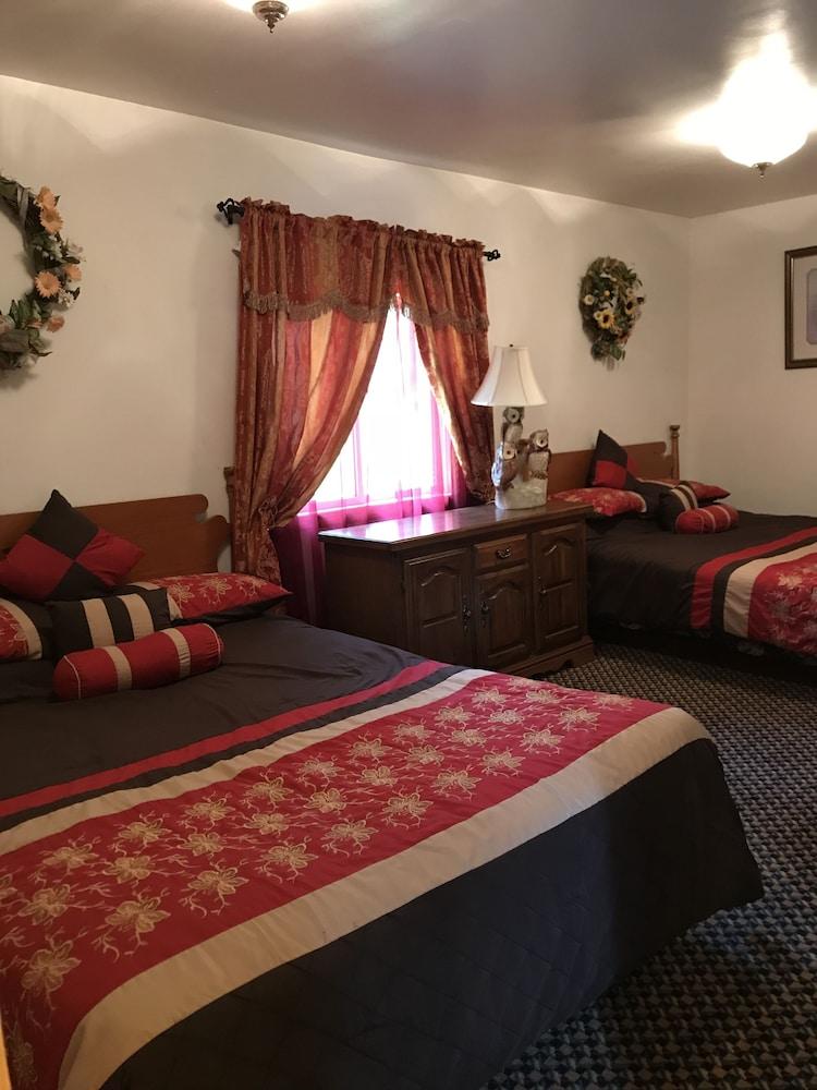 Spring Hill Motel photo 40