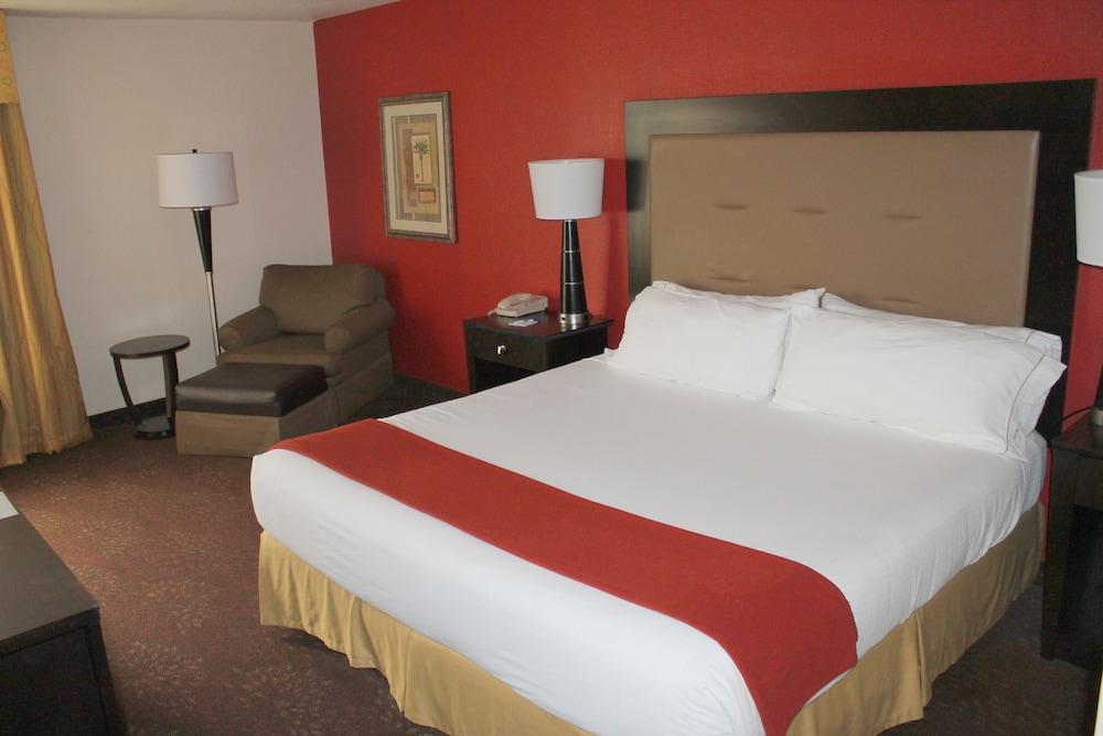 Holiday Inn Express Harlingen by IHG photo 20