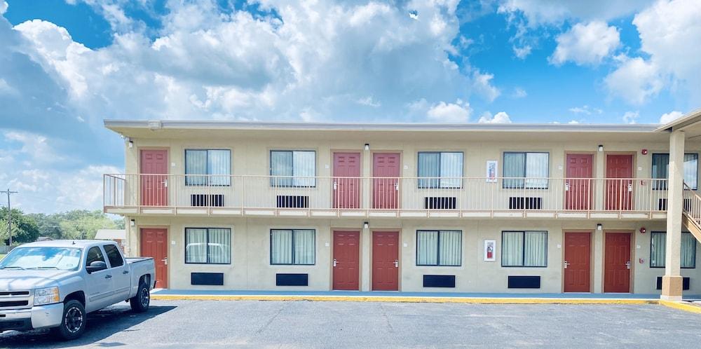 Executive Inn Kingsville photo 24