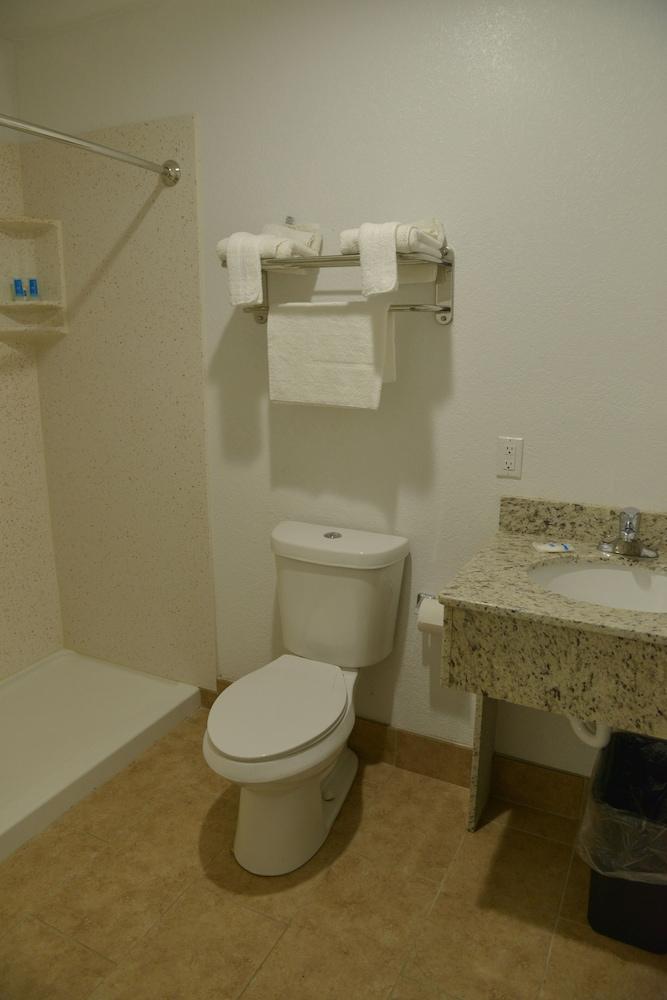 Rodeway Inn & Suites Winter Haven Chain Of Lakes photo 48