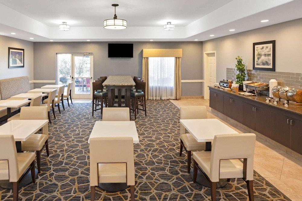 Sonesta Essential Houston Westchase photo 28
