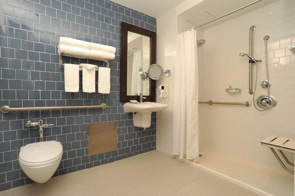 Hotel UMass photo 38