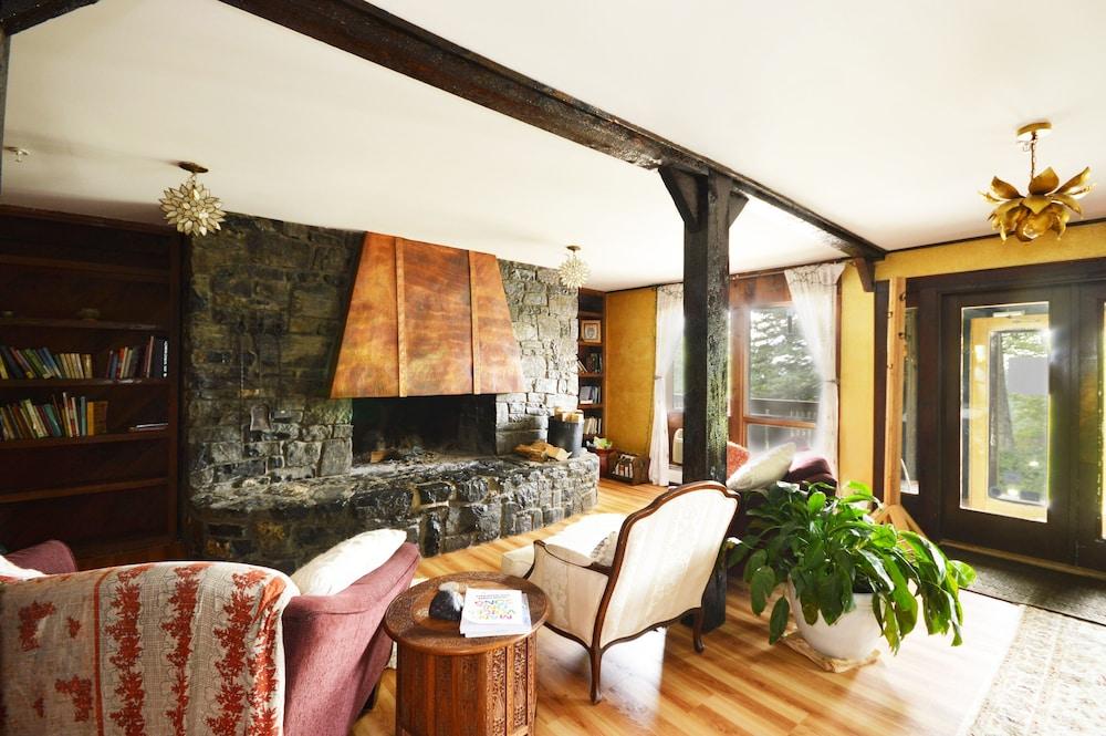 Lotus Mountain Retreat photo 43