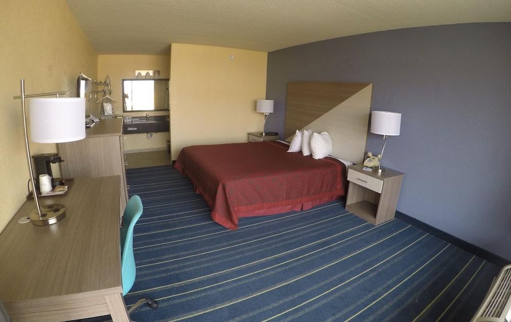 Days Inn by Wyndham Salem, Illinois photo 7