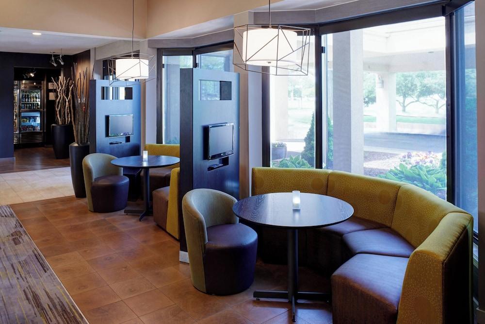 Courtyard by Marriott Detroit Dearborn photo 20
