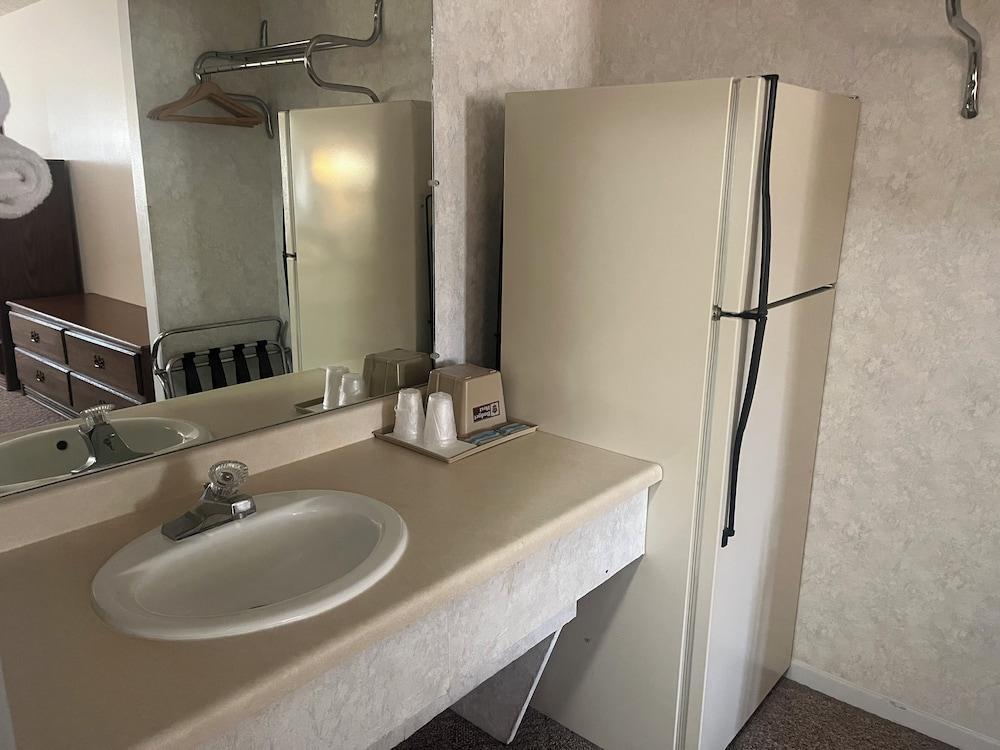 Aurora Inn photo 8