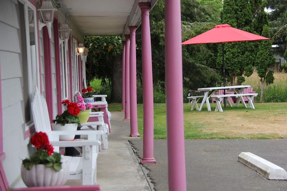 Mariner's Cove Inn photo 16