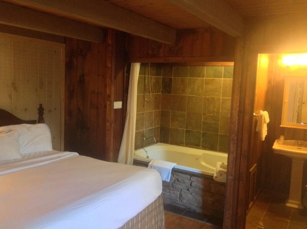 The Smokehouse Lodge and Cabins photo 47
