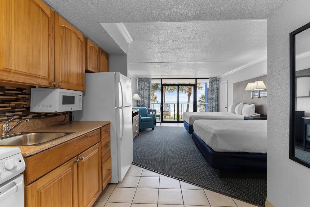 Grande Shores Ocean Resort photo 16