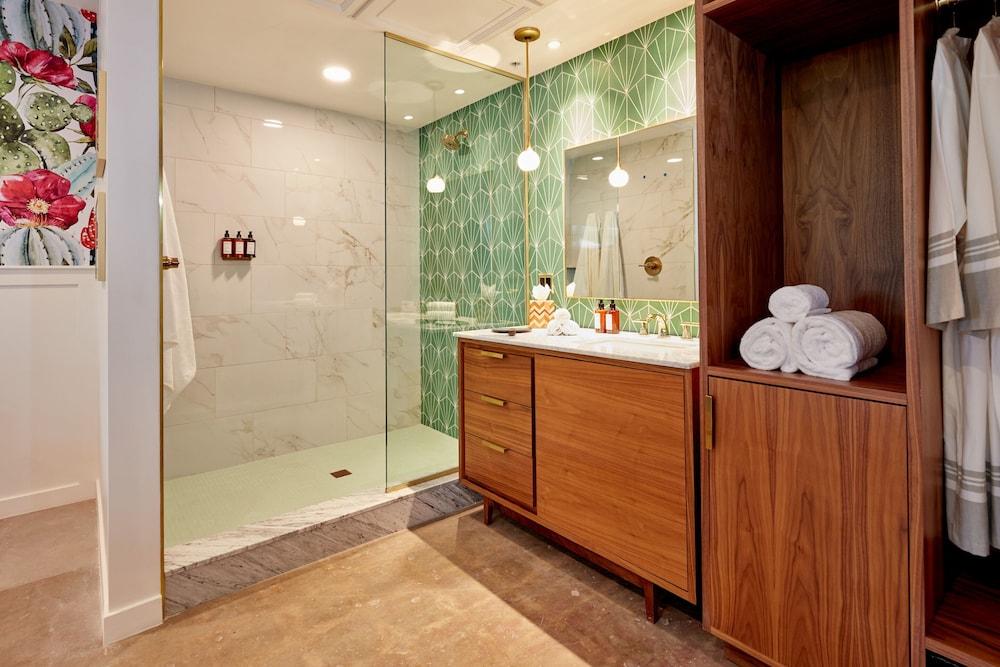 Rise Uptown Hotel photo 22