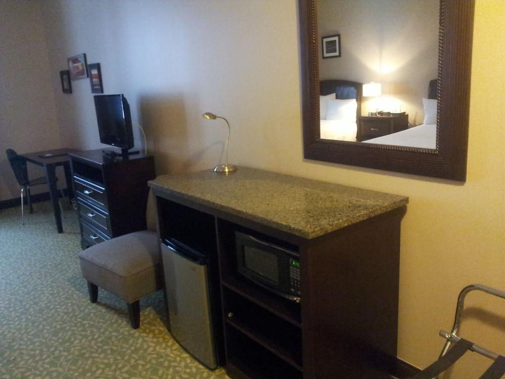 Belvedere Inn photo 28