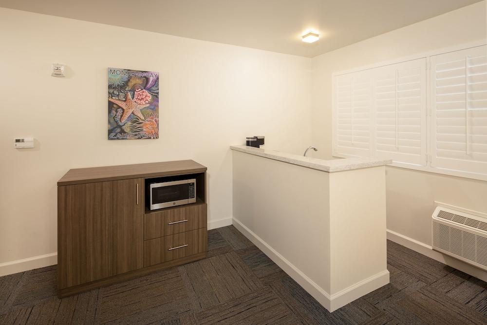 Inn At Moss Landing Point photo 4