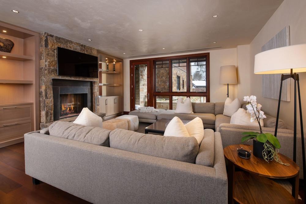 Solaris Residences photo 57