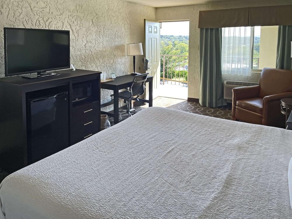 Quality Inn Clinton North photo 17