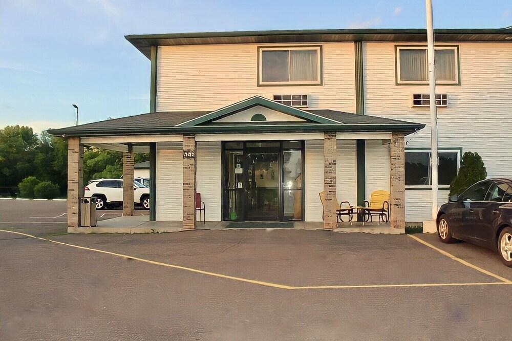 AmeriVu Inn and Suites - Stanley photo 32