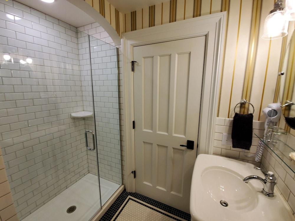 Governor's Mansion Inn photo 14