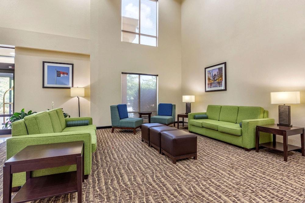 Comfort Suites Clayton - Garner photo 5
