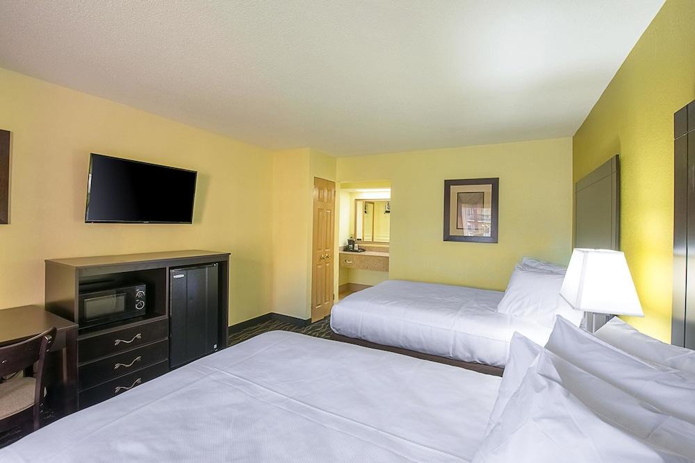 Clarion Inn Columbia Airport photo 32