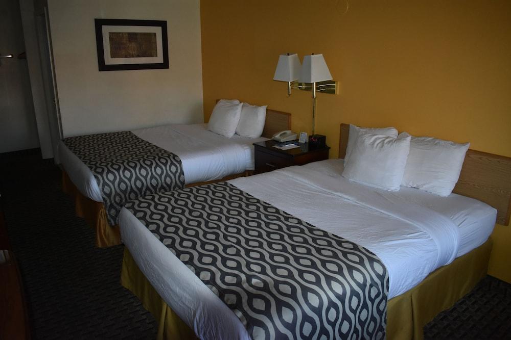 Rodeway Inn photo 2