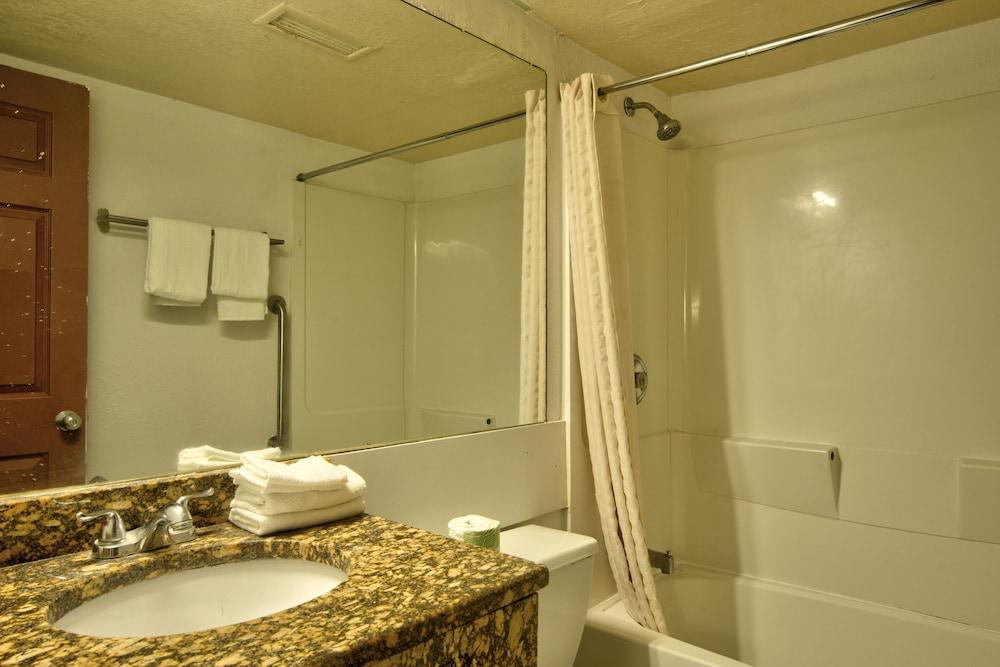 Clearwater Hotel photo 12